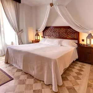 2* Отель Boutique Reina Mora